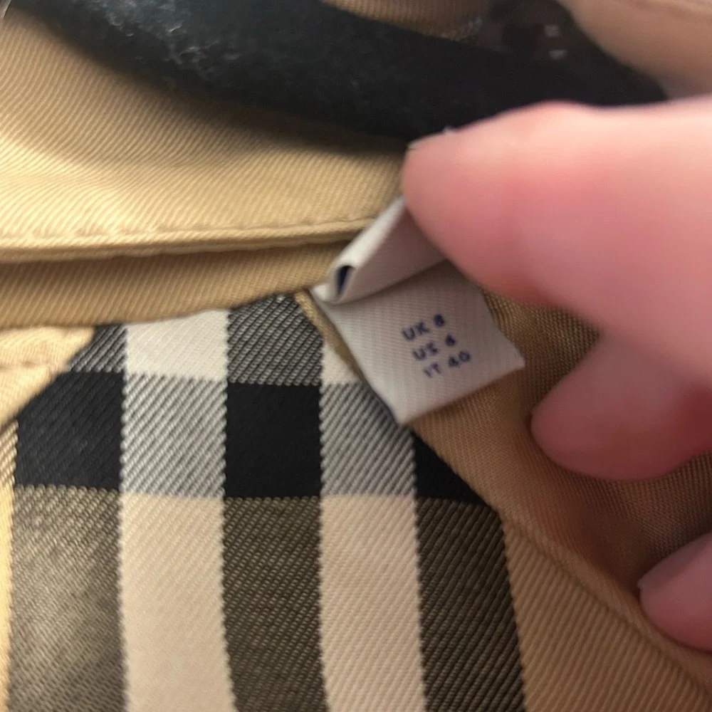Burberry Beige Trench Coat with Classic Check Lining, less than 5 months old. - Picture 10 of 14